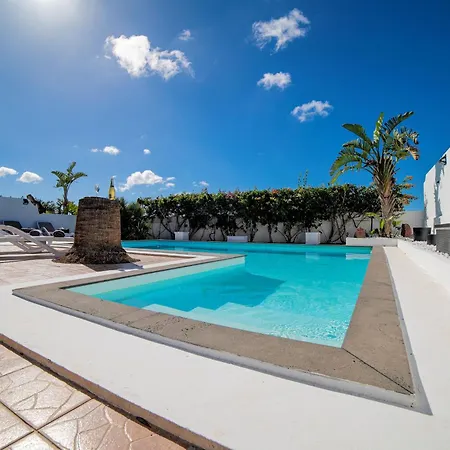 Beautiful 2 Bedrooms Heavenly Lotus Private Pool Close To Amenities Lanzarote 빌라 *