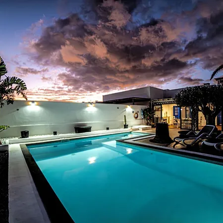 Beautiful 2 Bedrooms Heavenly Lotus Private Pool Close To Amenities Lanzarote 빌라