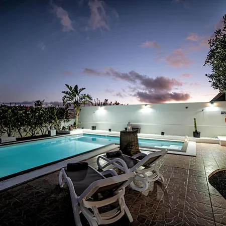 Beautiful 2 Bedrooms Heavenly Lotus Private Pool Close To Amenities Lanzarote Вилла