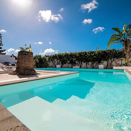 Beautiful 2 Bedrooms Heavenly Lotus Private Pool Close To Amenities Lanzarote * Коста Бланка